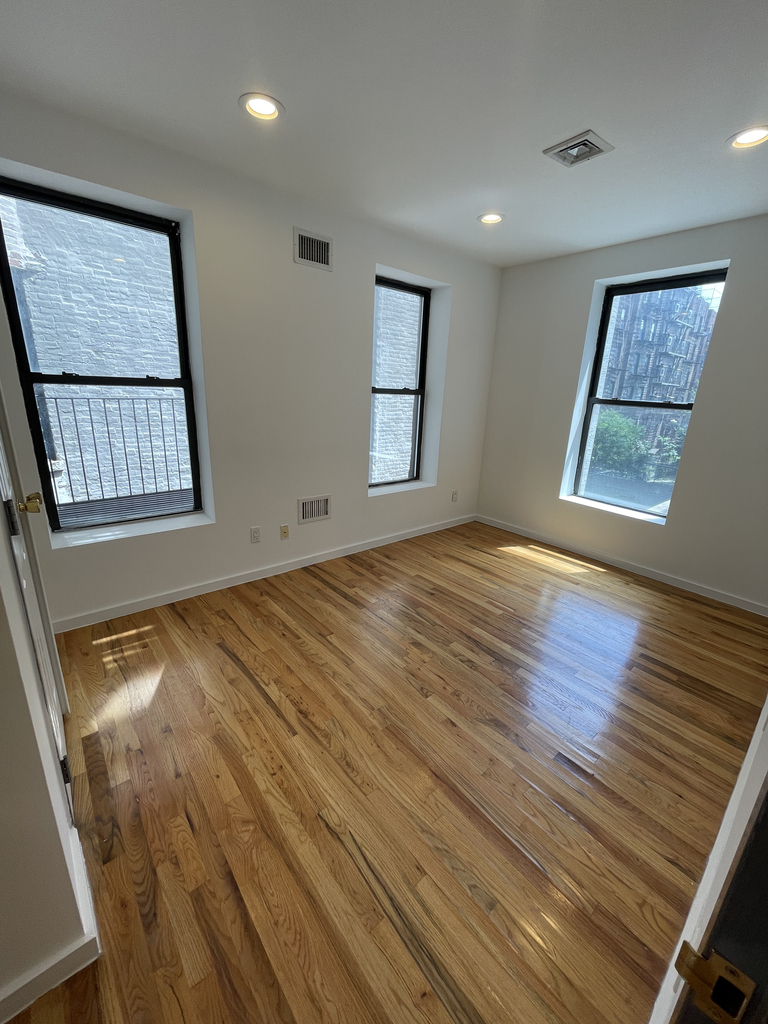 1627 Park Avenue - Photo 5