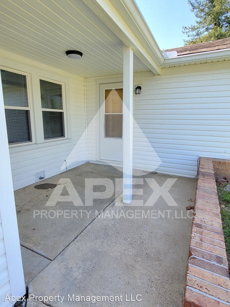 5601 Lon Roberts Road - Photo 1