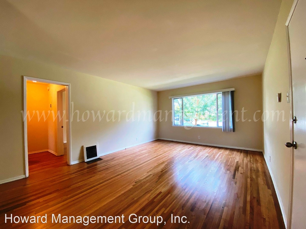 2704 Montana Ave - Photo 1