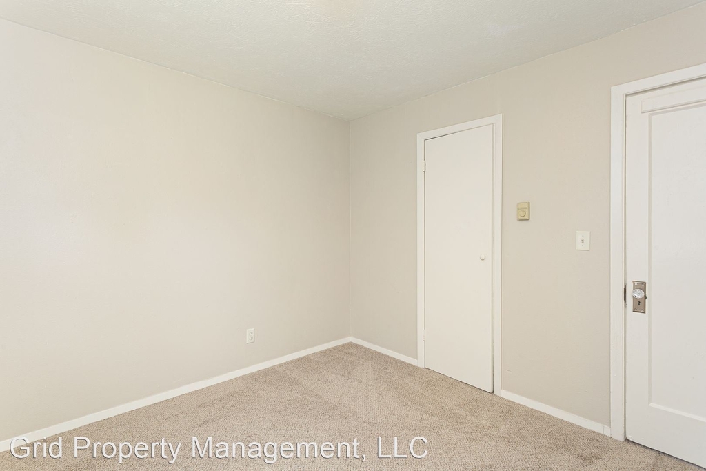 8625 N Dwight Ave - Photo 6