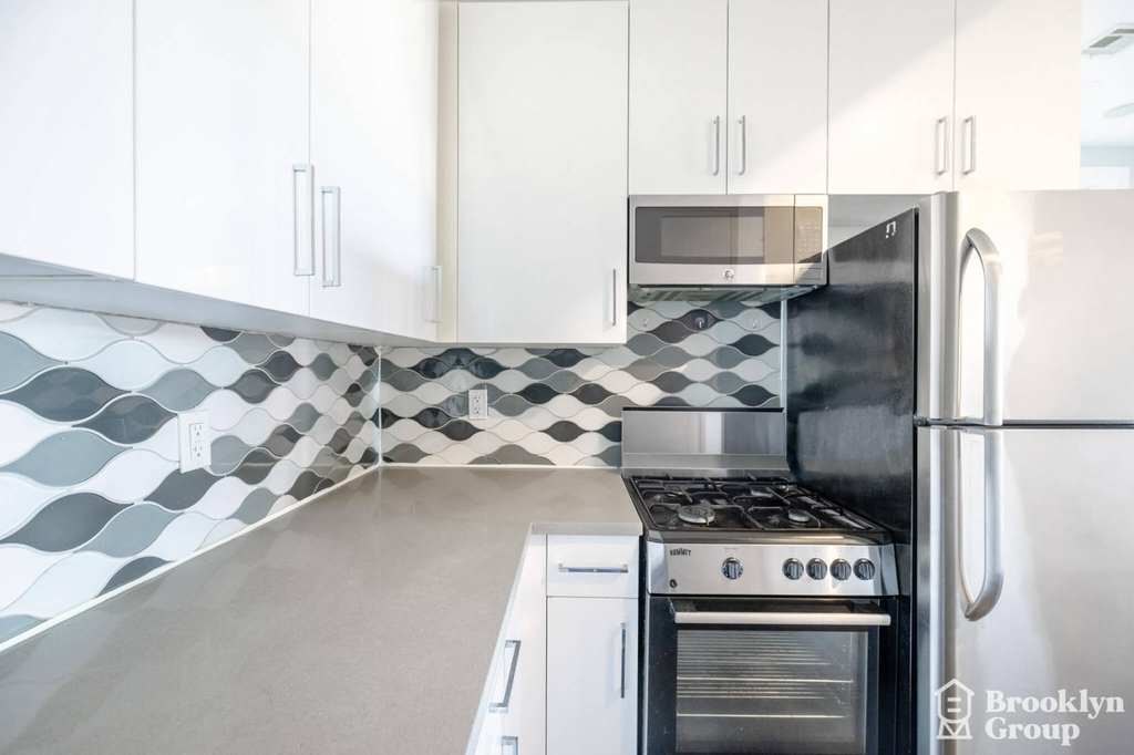 129 Park Avenue - Photo 1