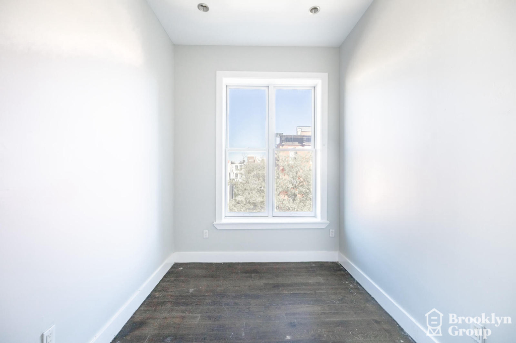 129 Park Avenue - Photo 10