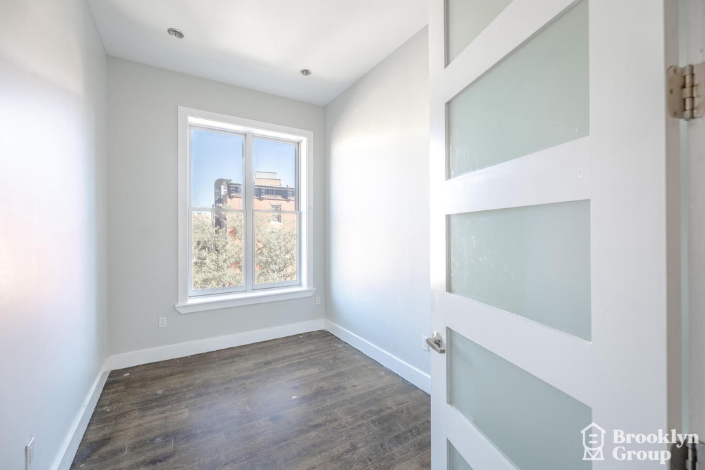 129 Park Avenue - Photo 9