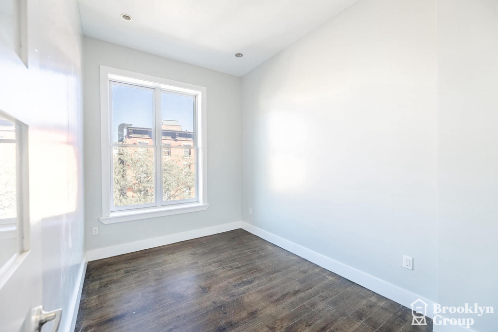 129 Park Avenue - Photo 13