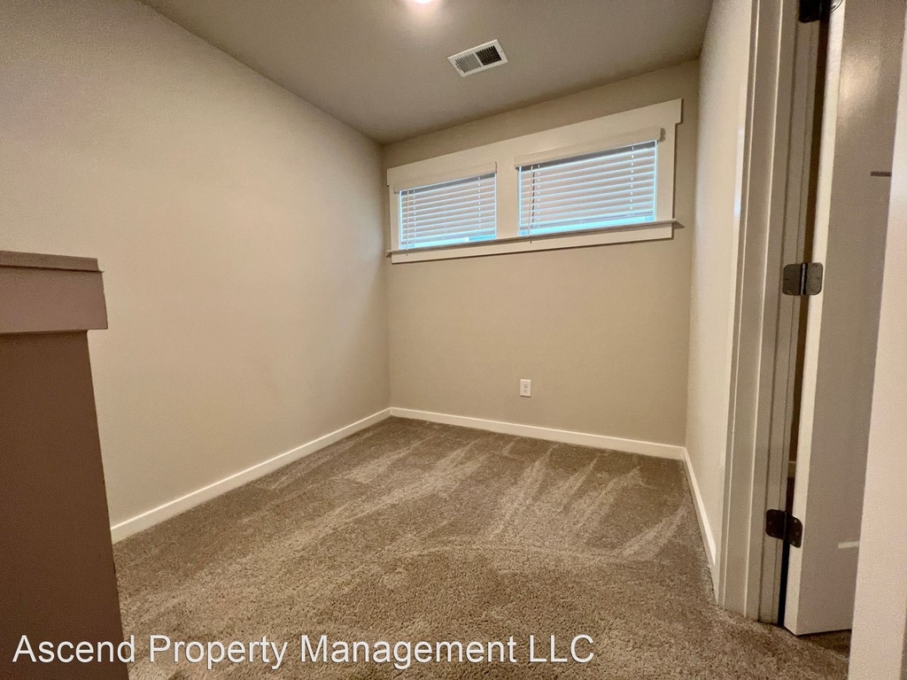 8592 Kensley Lane - Photo 16