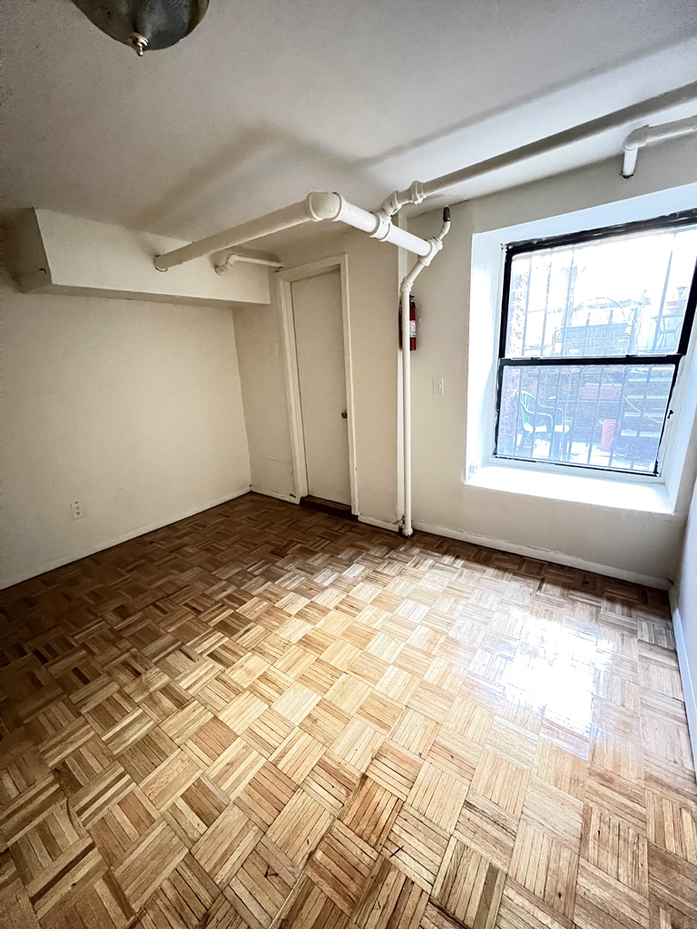 323a East 89th Street - Photo 3