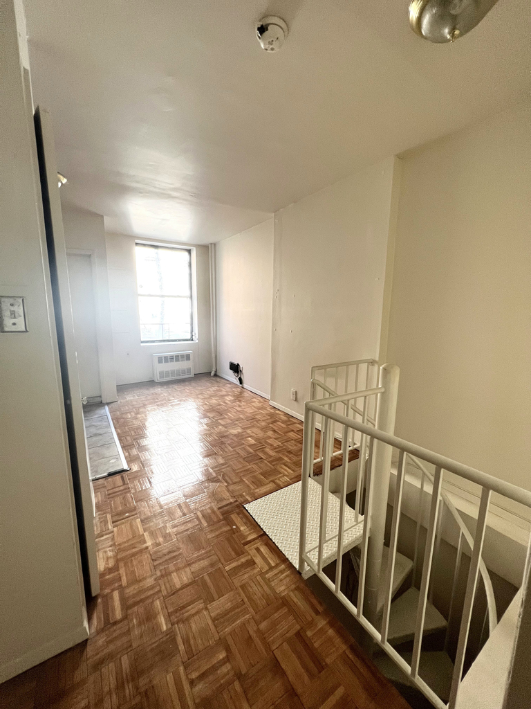 323a East 89th Street - Photo 0