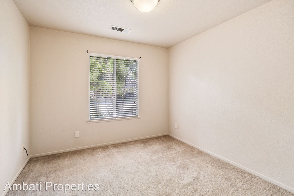 3426 W. Dovewood Ave - Photo 6