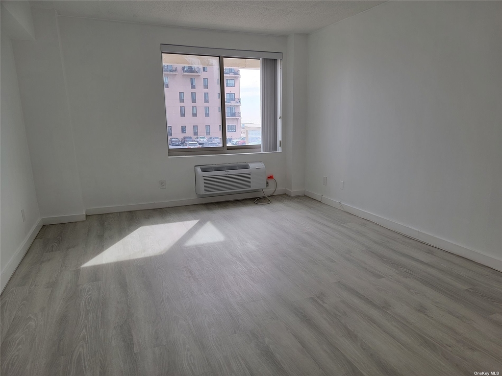 170 W Broadway - Photo 12