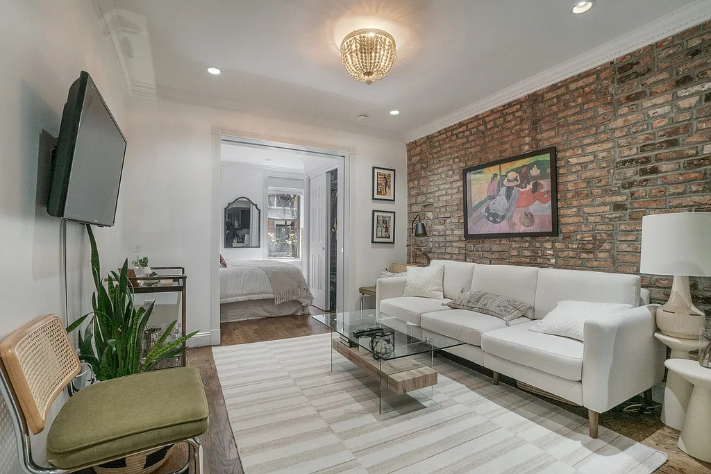 307 Mott Street - Photo 1