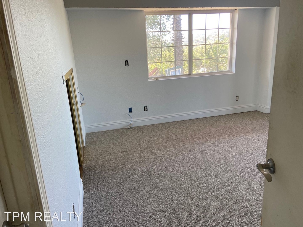 9149 Rosedale Drive- A - Photo 11