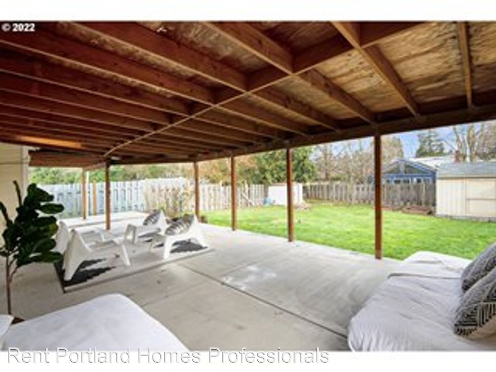 9251 Se Salmon Street - Photo 23