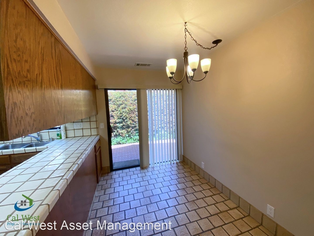 208 Lester Lane - Photo 3