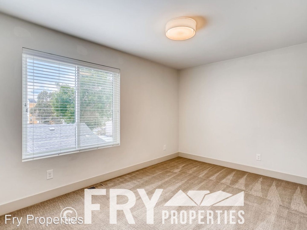 1327 Perry Street - Photo 10