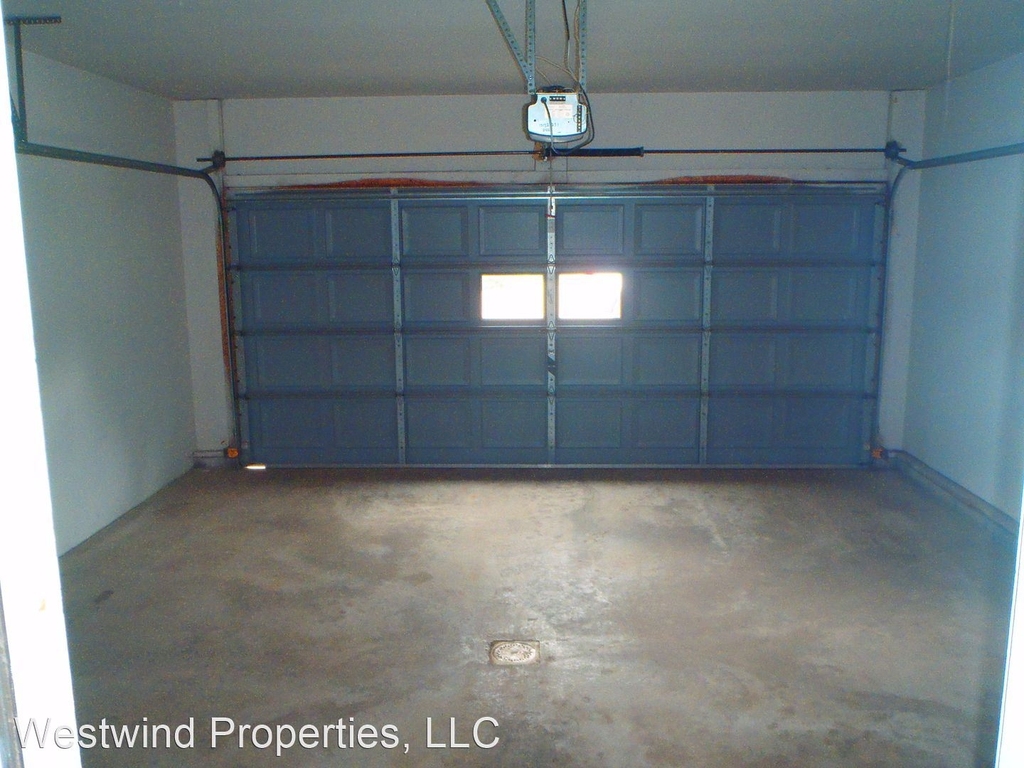 Westwind Apartments - Photo 10