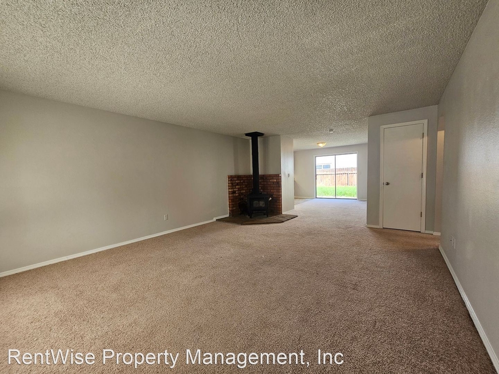 5132 Mercury Ct - Photo 2