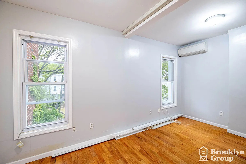 354 Lexington Avenue - Photo 3