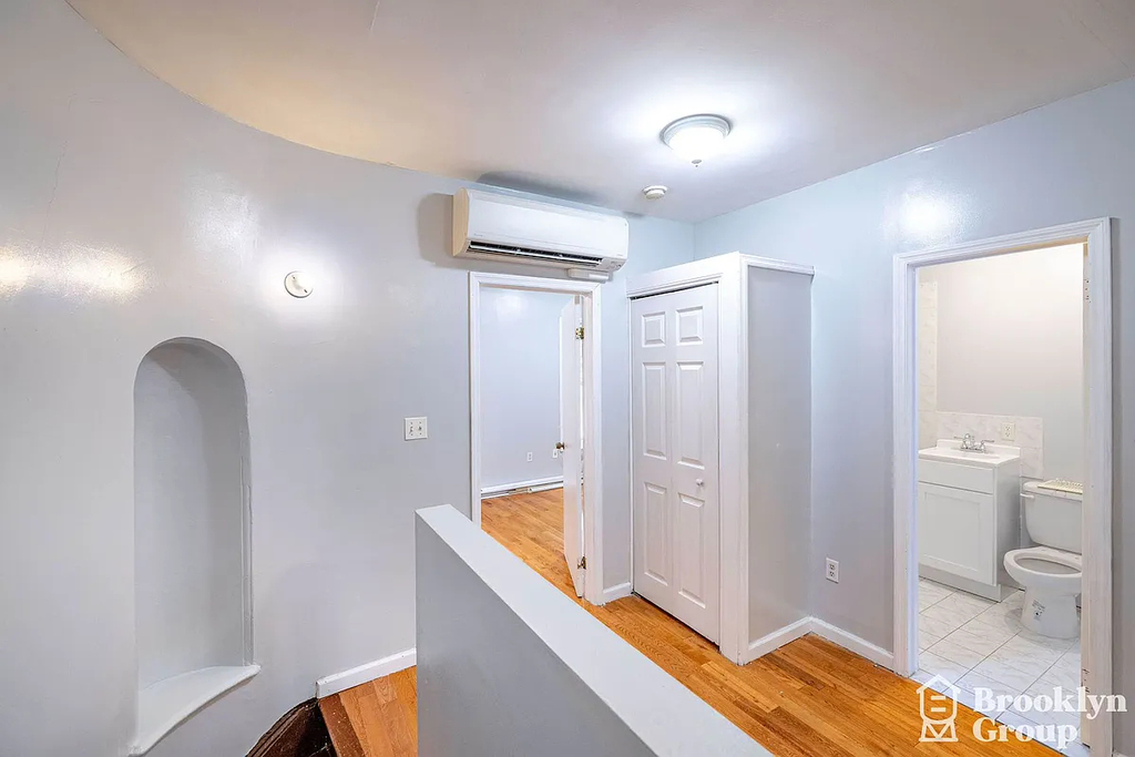 354 Lexington Avenue - Photo 5