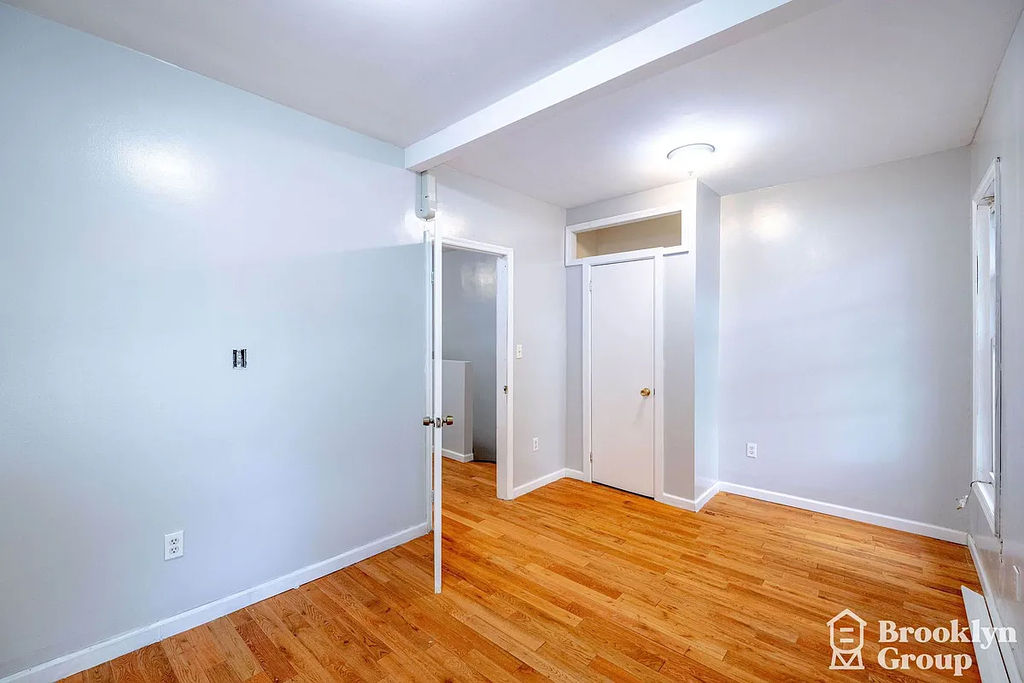 354 Lexington Avenue - Photo 4