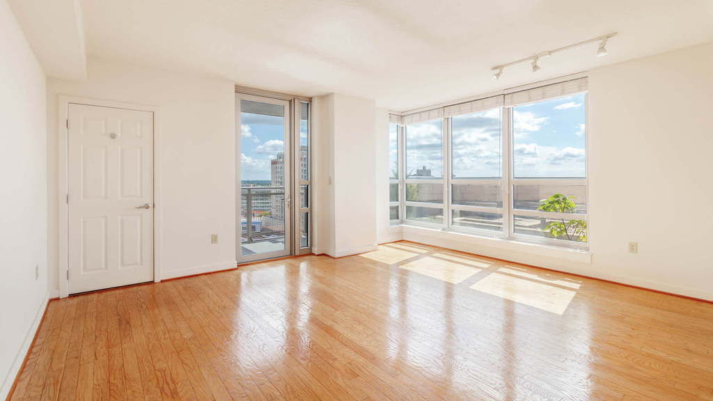 1133 East-west Highway - Photo 13