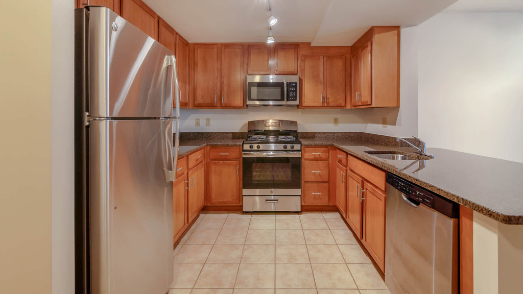 1133 East-west Highway - Photo 11