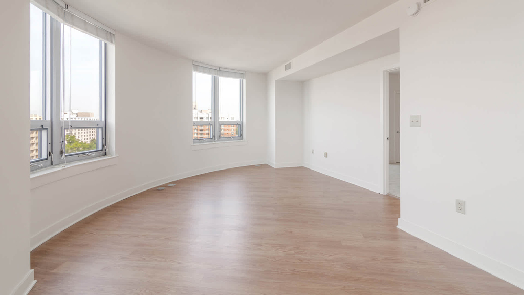 1133 East-west Highway - Photo 29