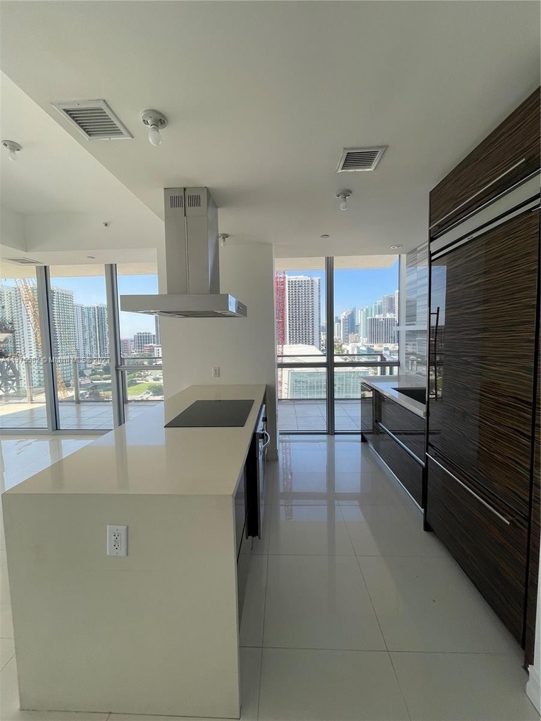 1100 Biscayne Blvd - Photo 17