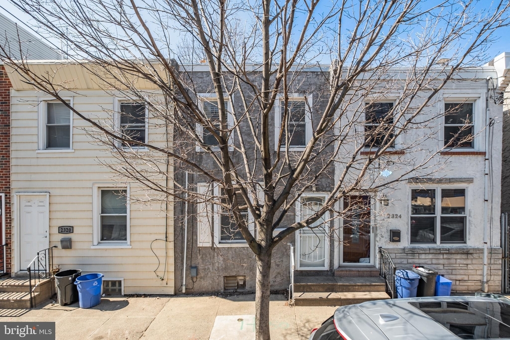 2322 E Thompson Street - Photo 0