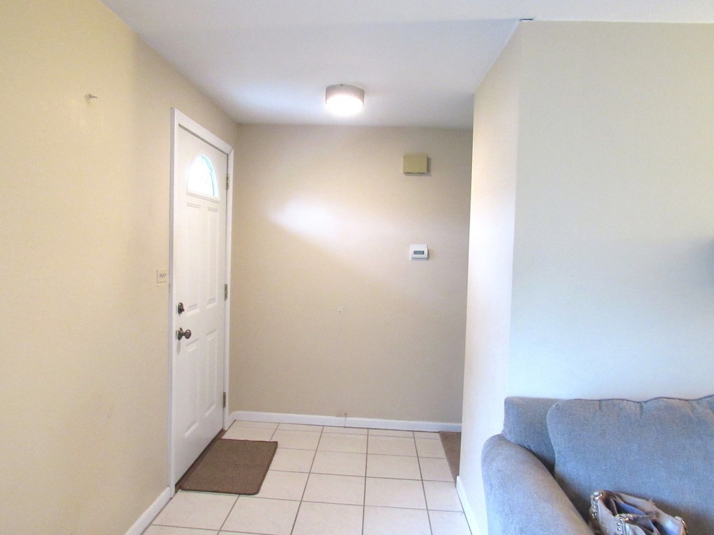 1027 Quanset Court - Photo 2