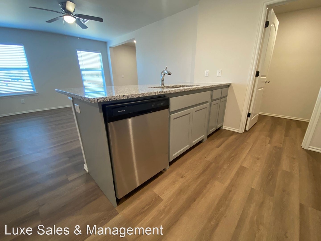 10801 Nw 119th Place - Photo 12