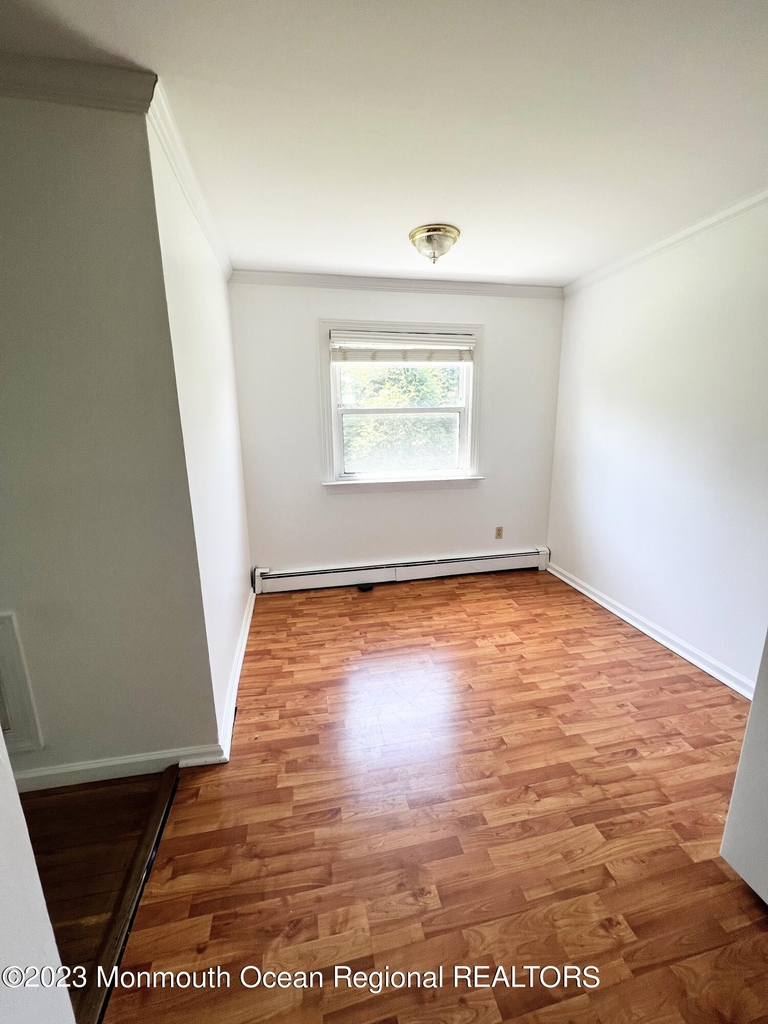 735 Greens Avenue - Photo 2