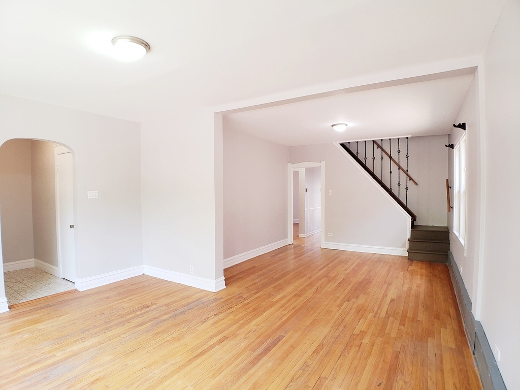 2910 N 76th Court - Photo 5