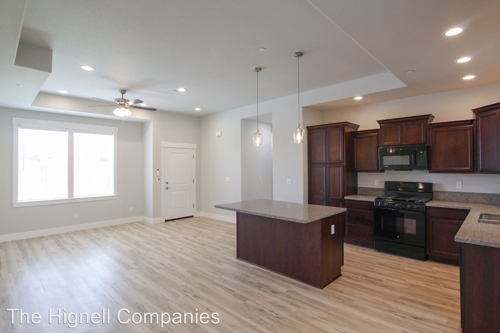 1392 Bonhurst Dr. - Photo 8