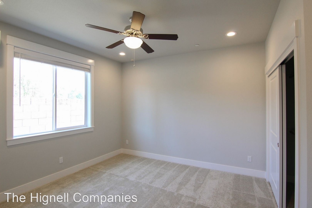 1392 Bonhurst Dr. - Photo 13