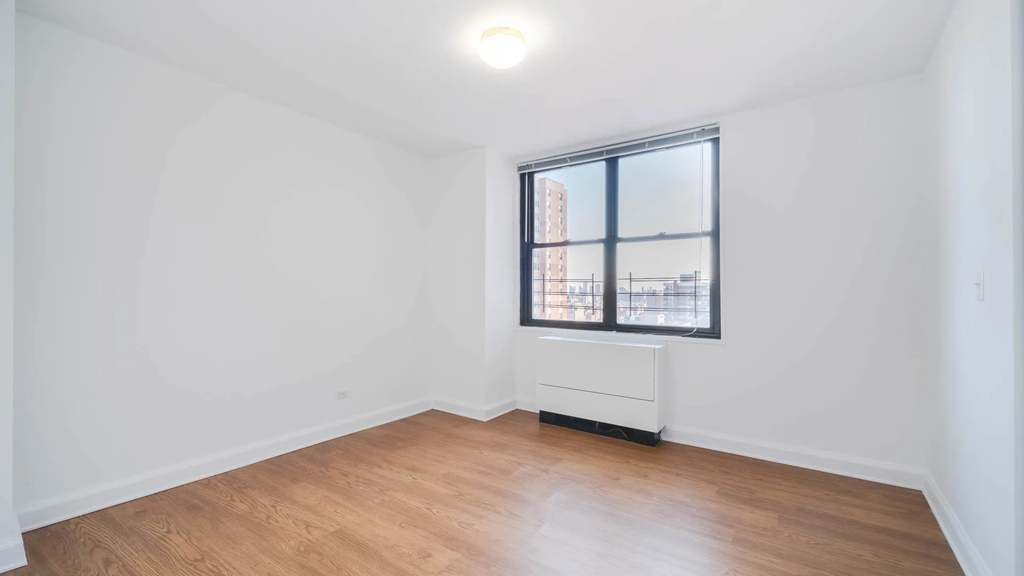 240 East 27th Street - Photo 9