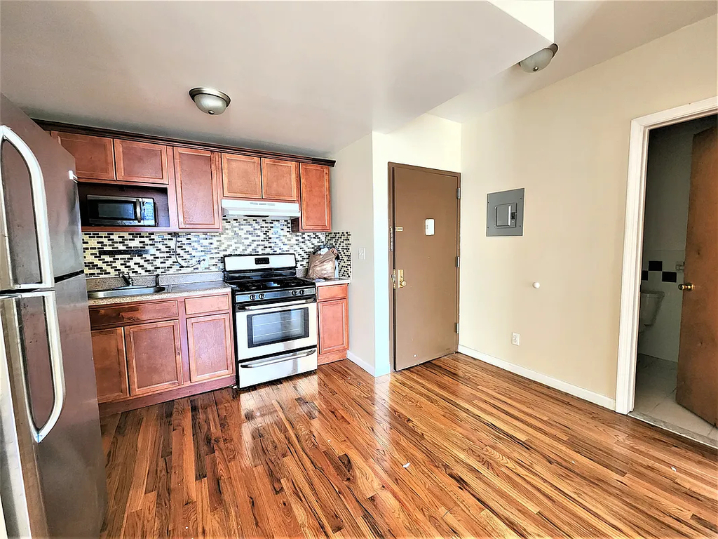 612 5th Avenue - Photo 4