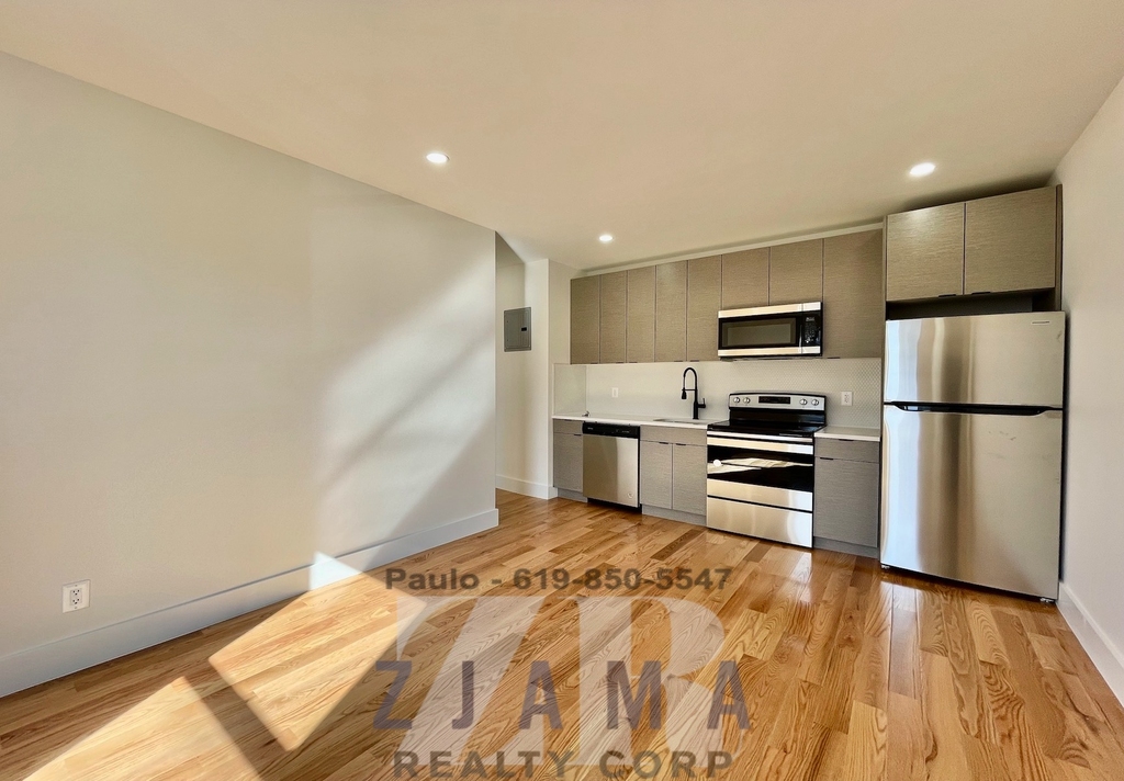 755 Rogers Avenue - Photo 3