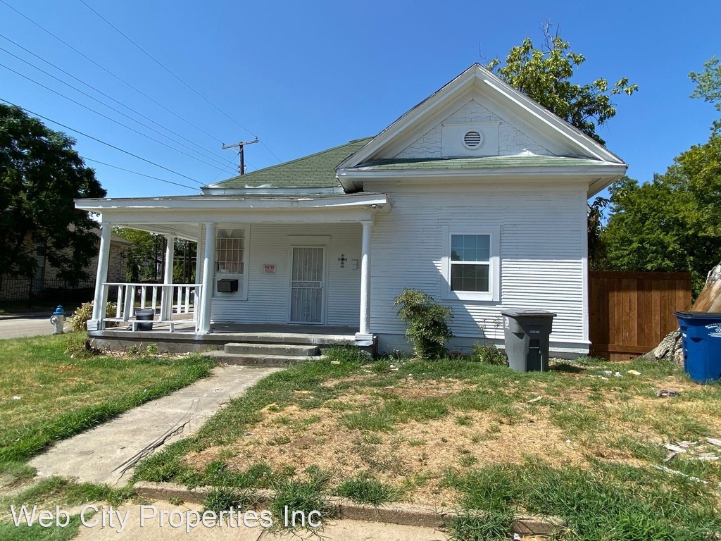 3527 S Harwood St - Photo 8