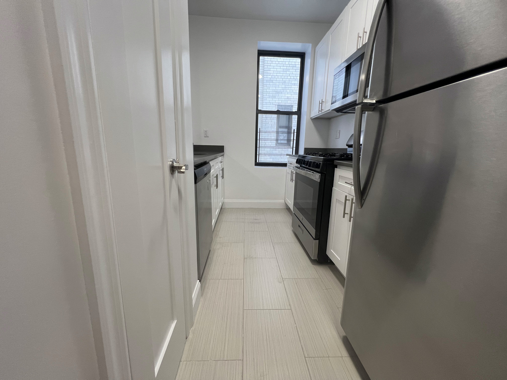 Copy of 1061 Saint Nicholas Avenue, Unit 22 - Photo 4