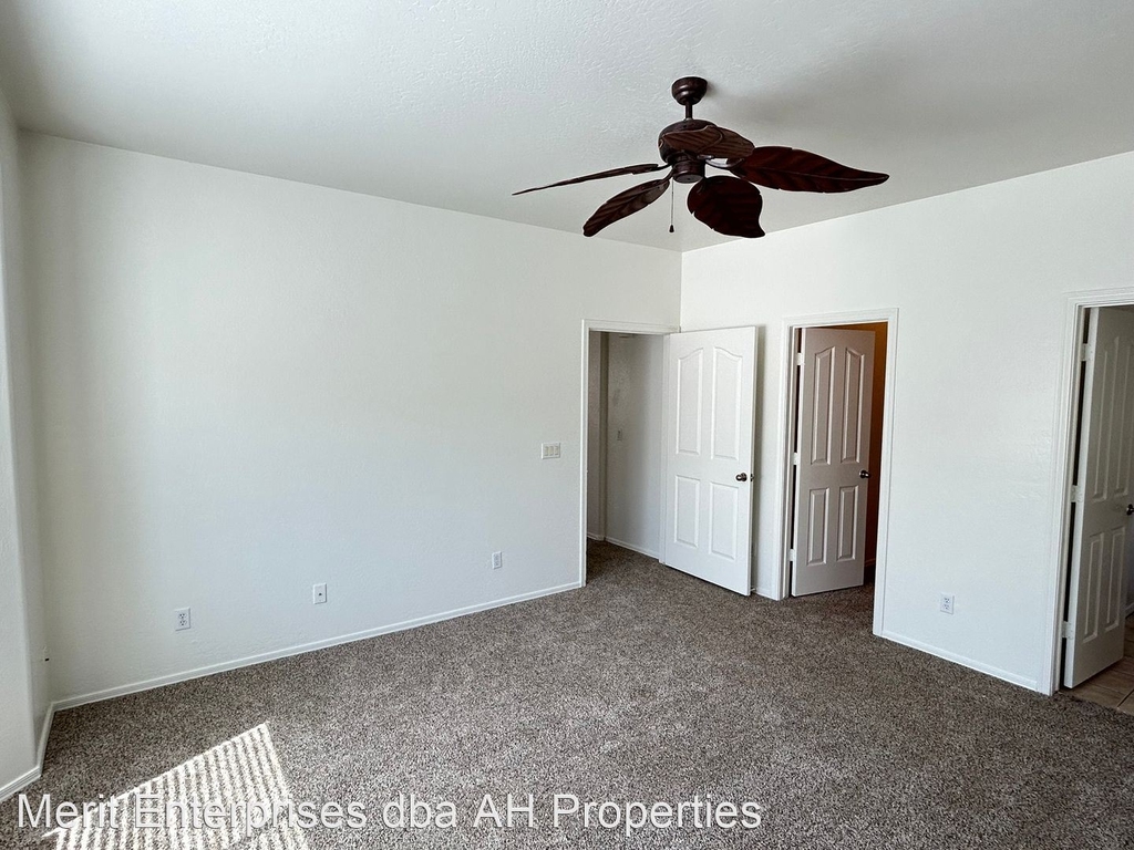 12186 N 153rd Ave - Photo 17