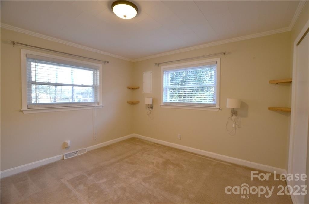 401 Elwood Street - Photo 15