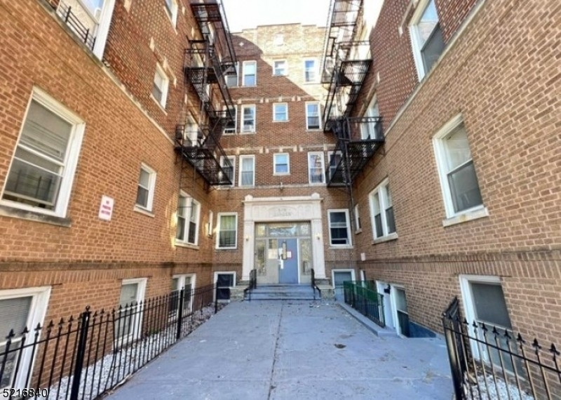 165 Augusta Street - Photo 3