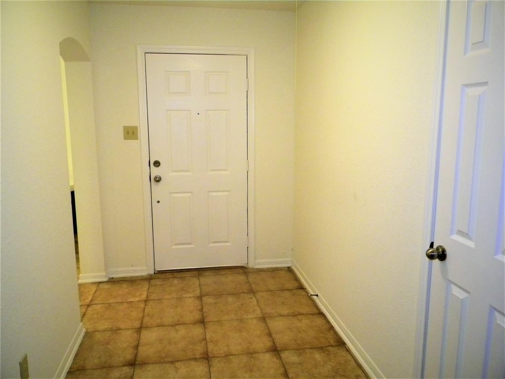 5810 Blackmore Avenue - Photo 2