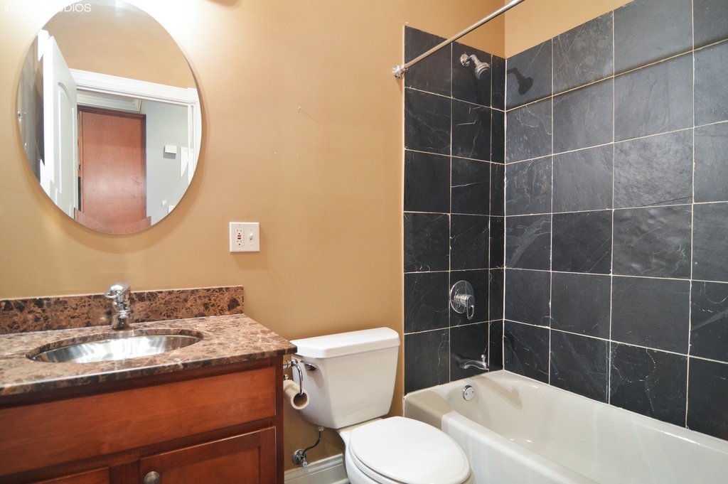 2126 W Belmont Avenue - Photo 9