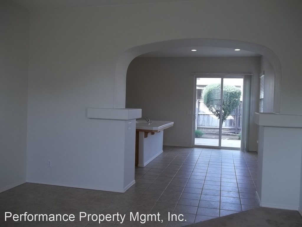 611 W. Venice Lane - Photo 9