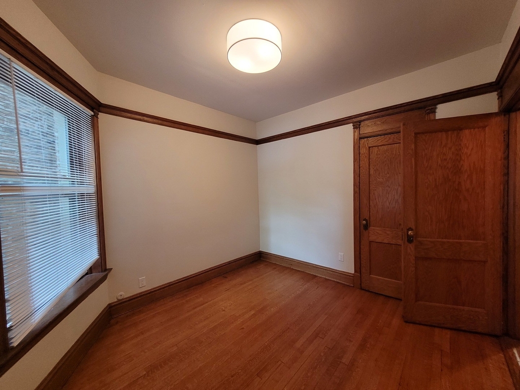 835 W Dakin Street - Photo 9