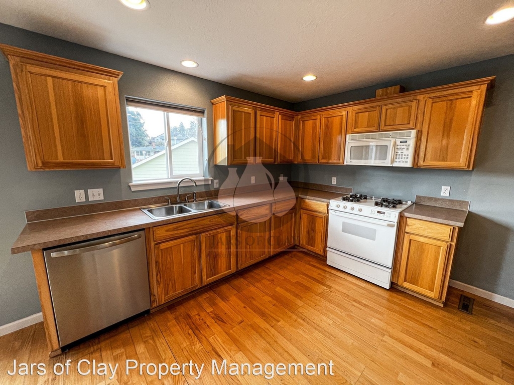 2380 Kaley Ave Nw - Photo 8