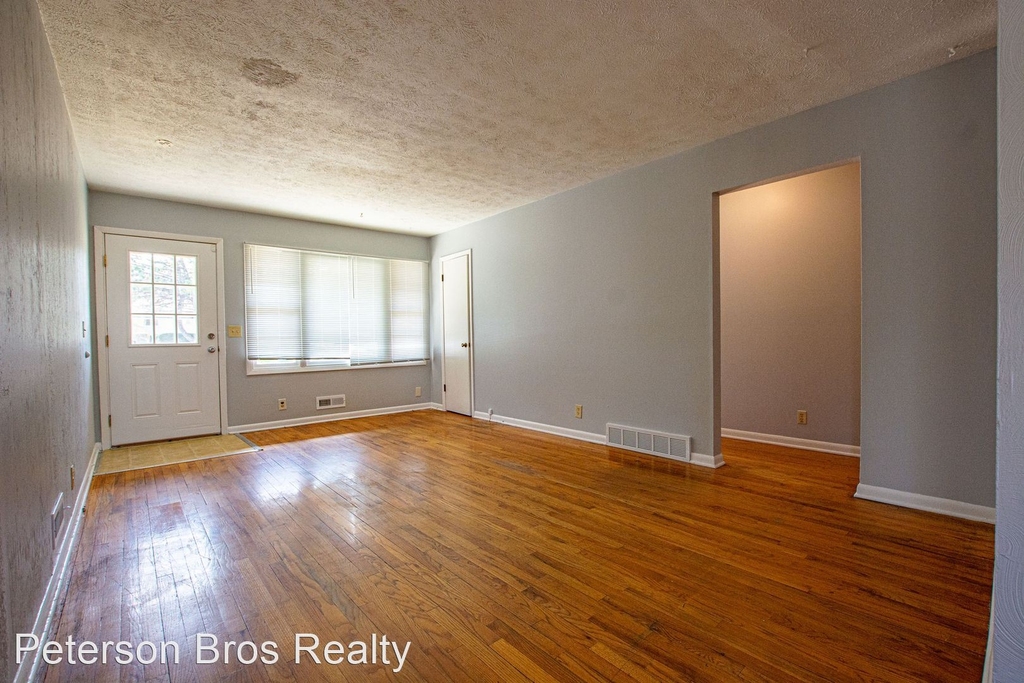 4422 North 53rd Street (sfh) - Photo 1