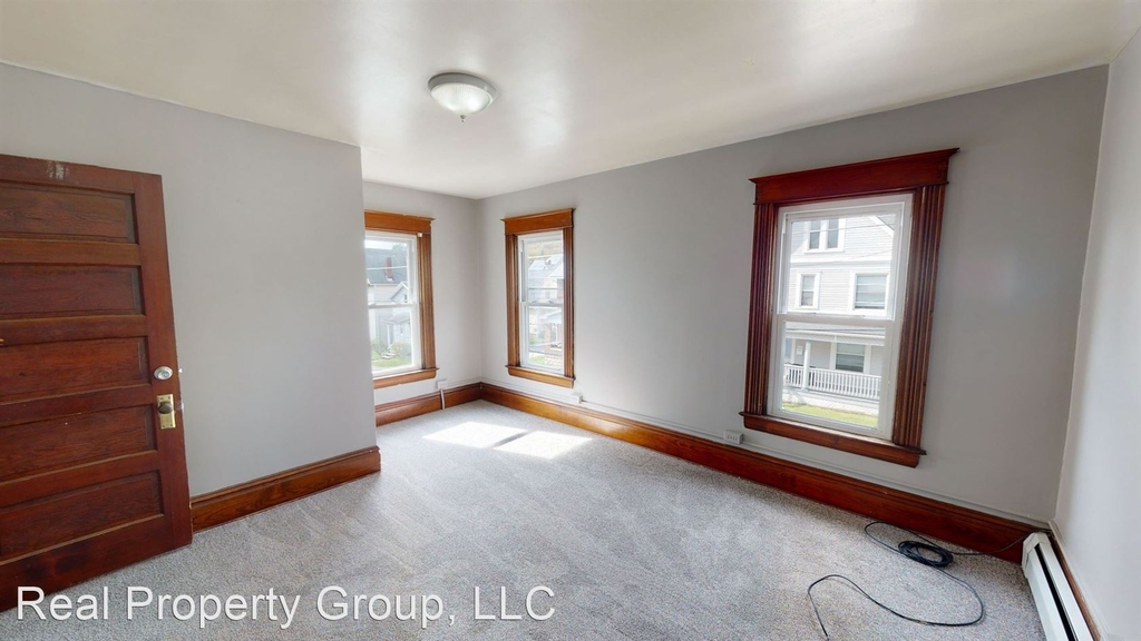 219 E Walnut Street - Photo 14