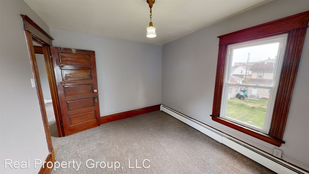 219 E Walnut Street - Photo 11